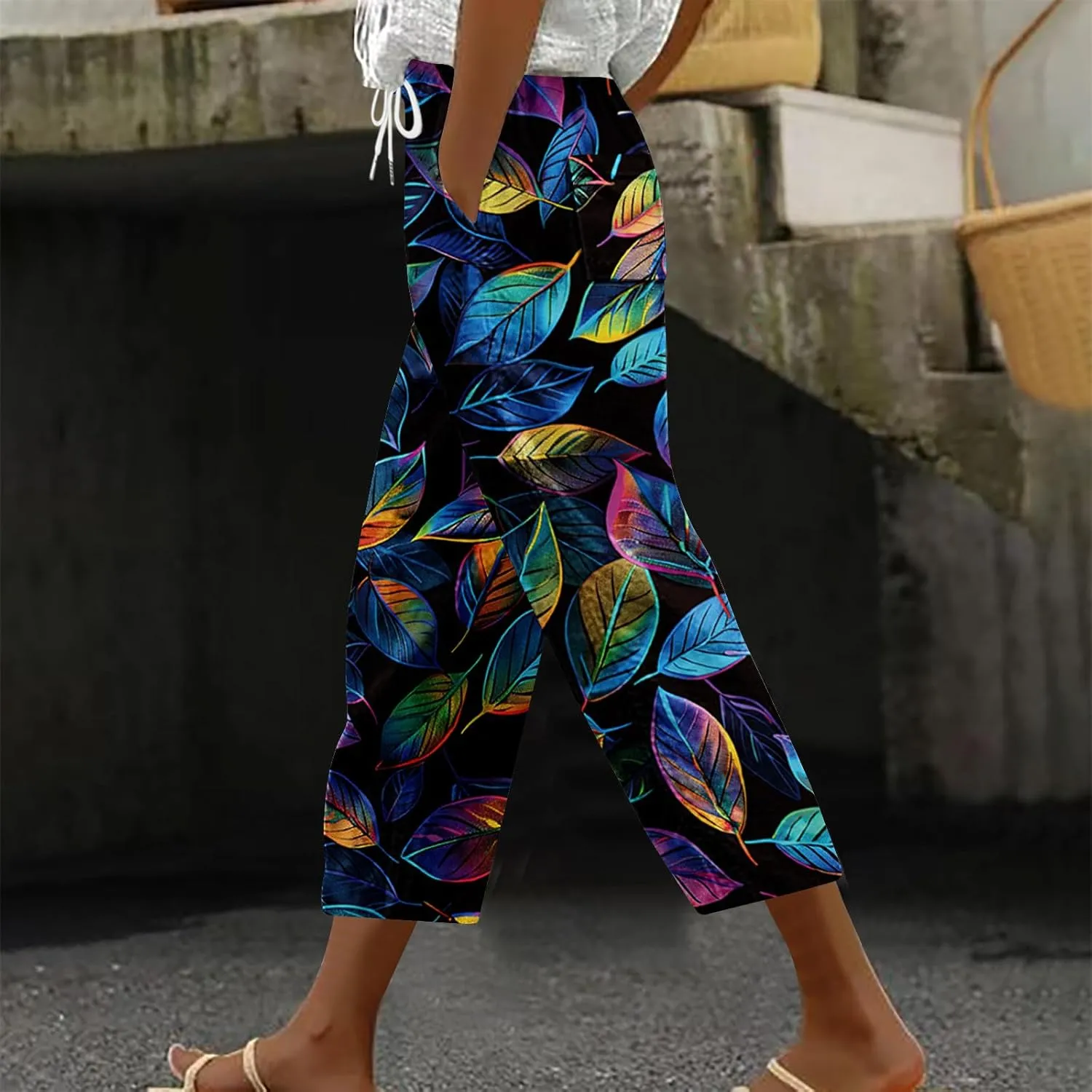Hawaii Capri Pants for Women Casual Tropical Floral Print Pants Elastic High Waist Drawstring Summer Beach Trousers