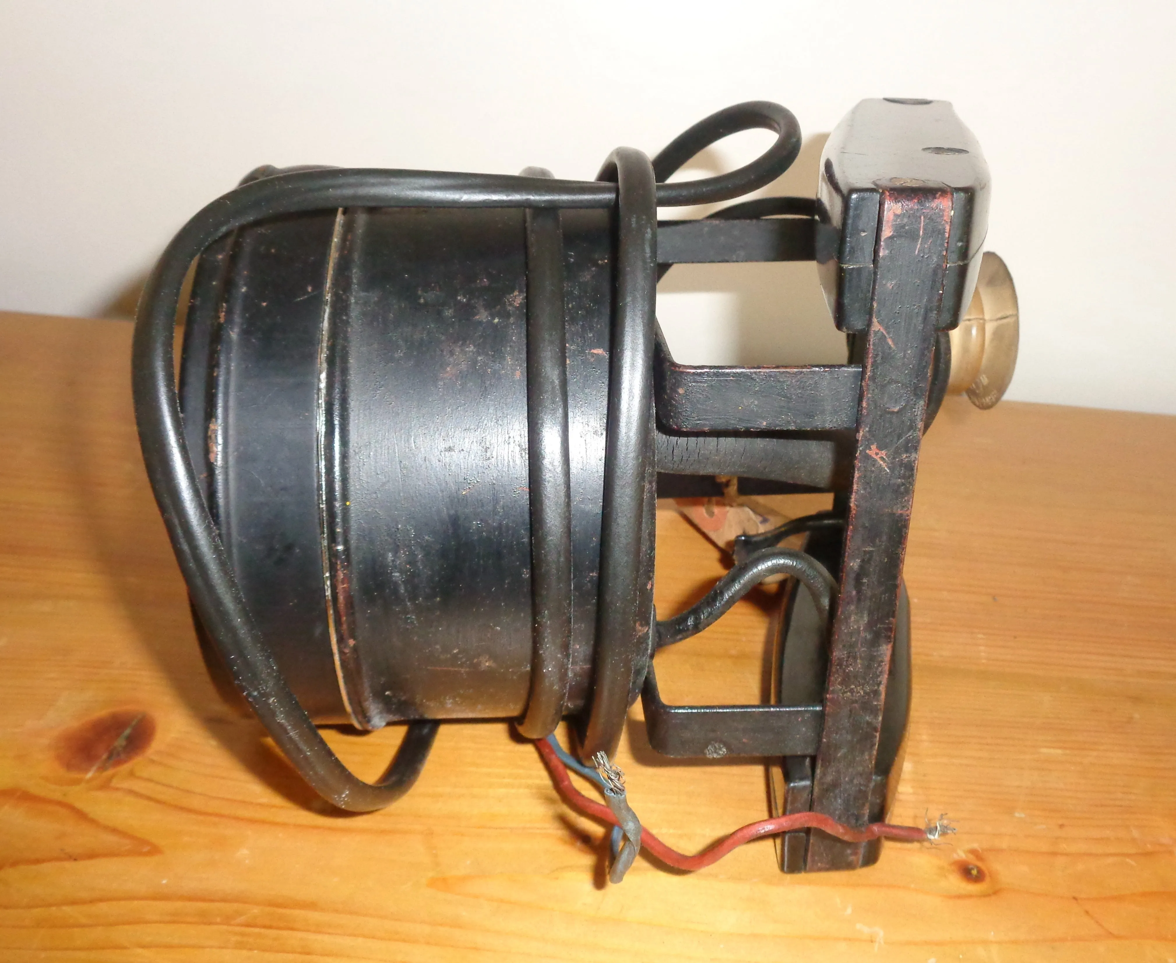 WW2 RAF Aldis Morse code Signalling Lamp B 5A/2334 in its original grey wooden box